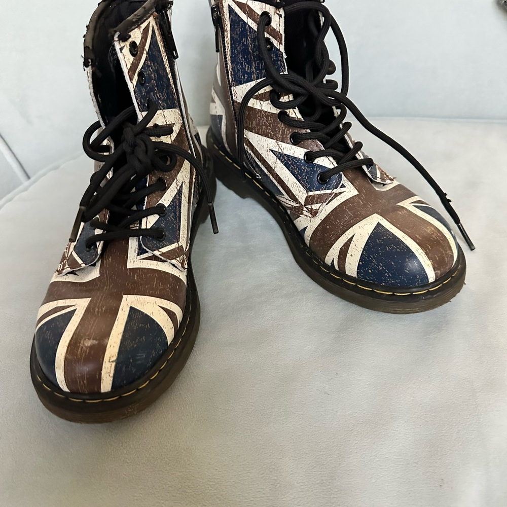 Union Jack Lace-Up Boots